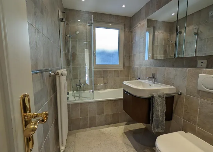 Bellavista アパート